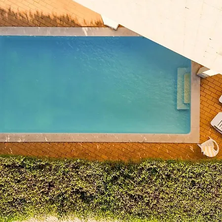 Oasis With Pool & Balconies Near Town & 公寓