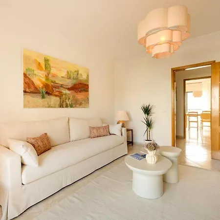Oasis With Pool & Balconies Near Town & Lejlighed Alvor