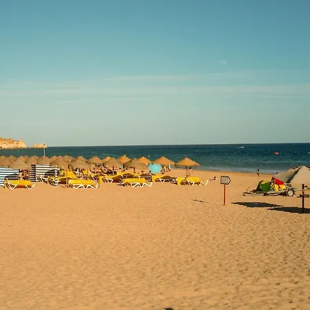 Oasis With Pool & Balconies Near Town & Lejlighed Alvor