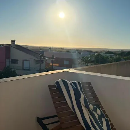 Oasis With Pool & Balconies Near Town & Lejlighed