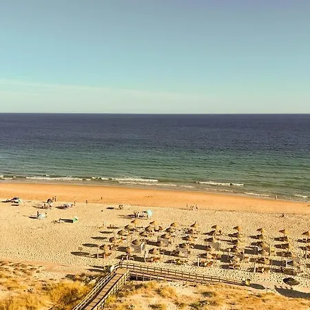 Oasis With Pool & Balconies Near Town & Lejlighed Alvor